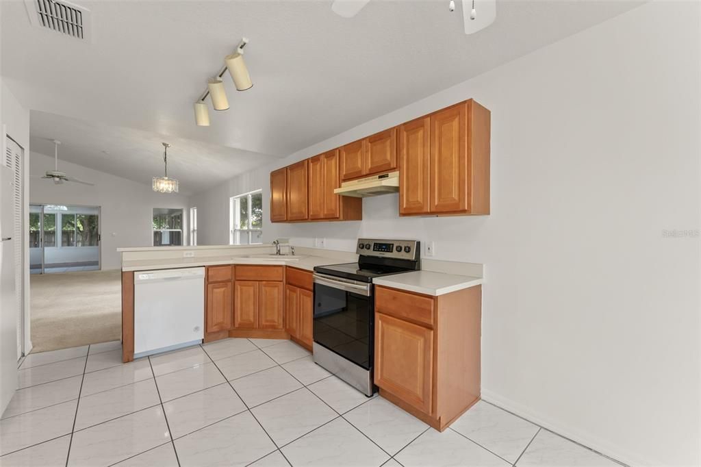 For Sale: $369,000 (3 beds, 2 baths, 1519 Square Feet)