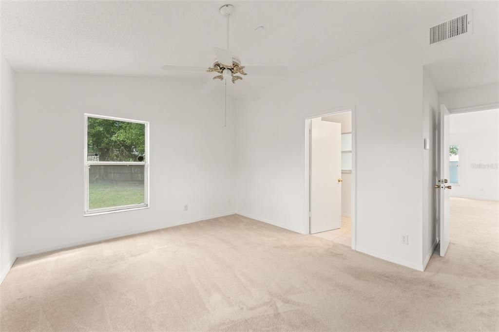 For Sale: $369,000 (3 beds, 2 baths, 1519 Square Feet)
