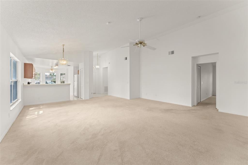 For Sale: $369,000 (3 beds, 2 baths, 1519 Square Feet)
