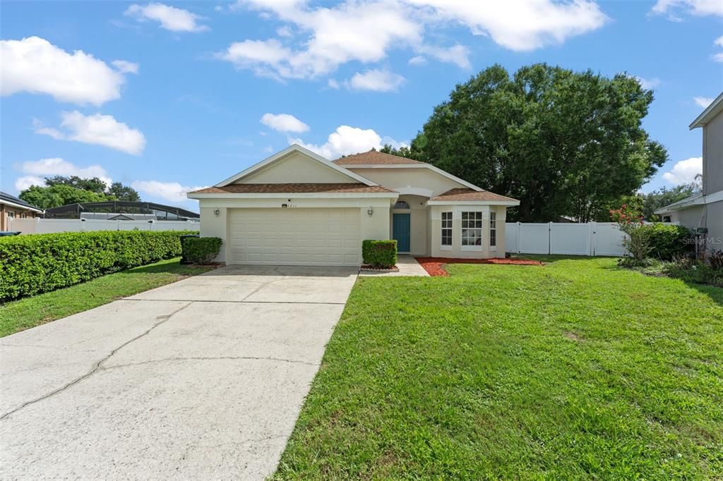 For Sale: $369,000 (3 beds, 2 baths, 1519 Square Feet)