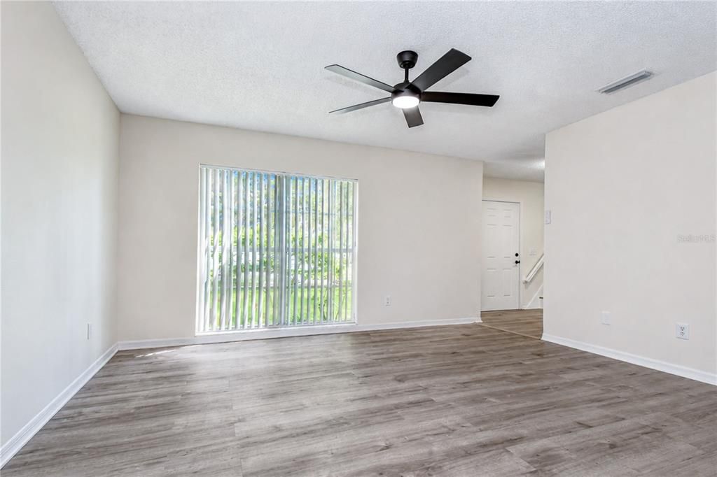 For Sale: $359,900 (3 beds, 2 baths, 1524 Square Feet)