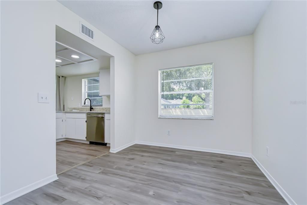 For Sale: $359,900 (3 beds, 2 baths, 1524 Square Feet)