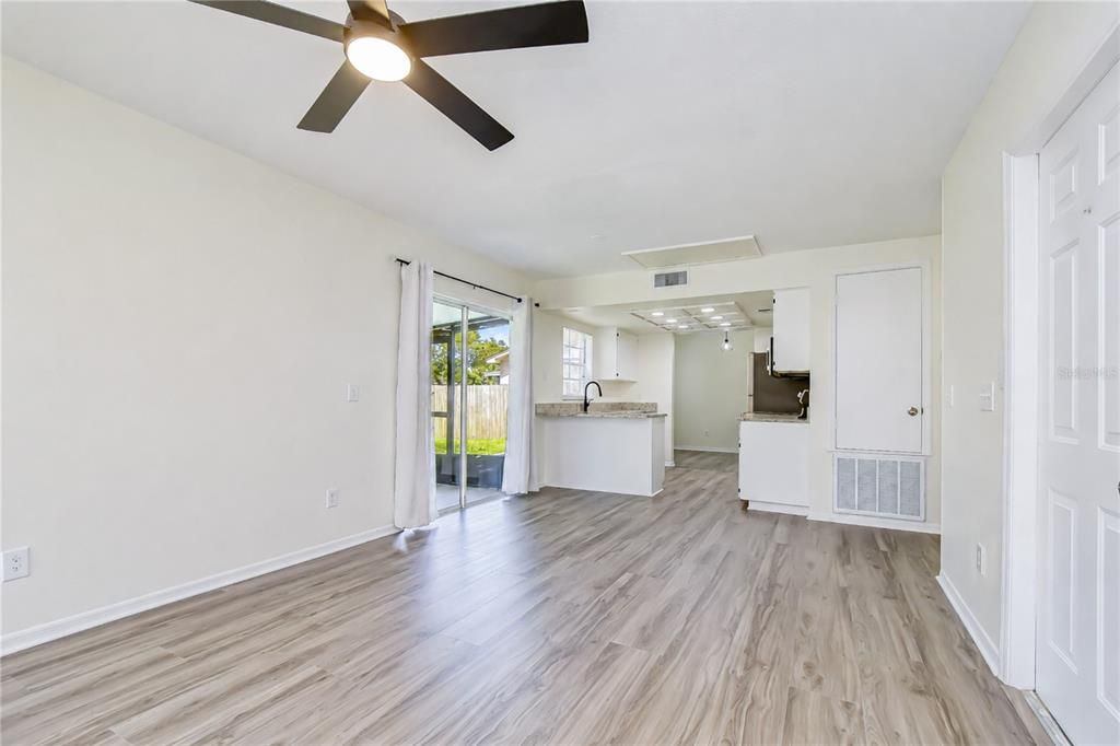 For Sale: $359,900 (3 beds, 2 baths, 1524 Square Feet)