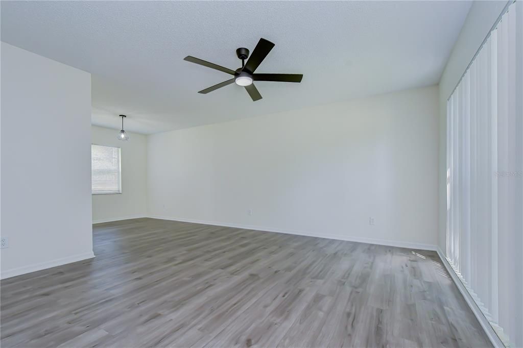 For Sale: $359,900 (3 beds, 2 baths, 1524 Square Feet)