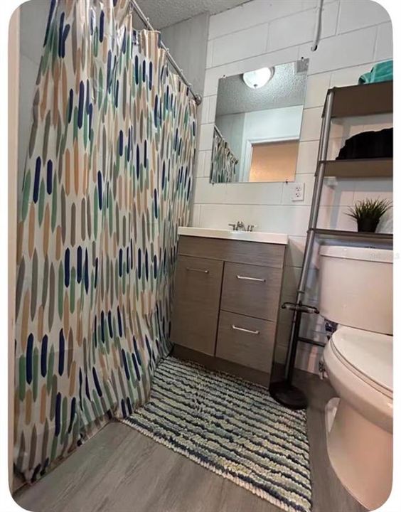 For Rent: $1,250 (1 beds, 1 baths, 600 Square Feet)
