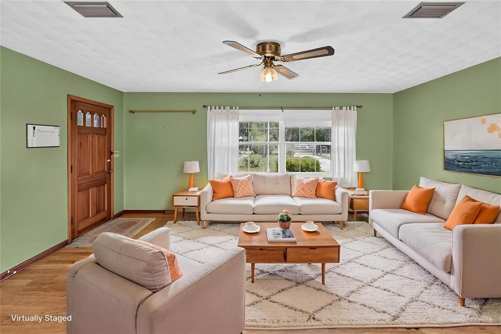 For Sale: $495,000 (3 beds, 3 baths, 1596 Square Feet)