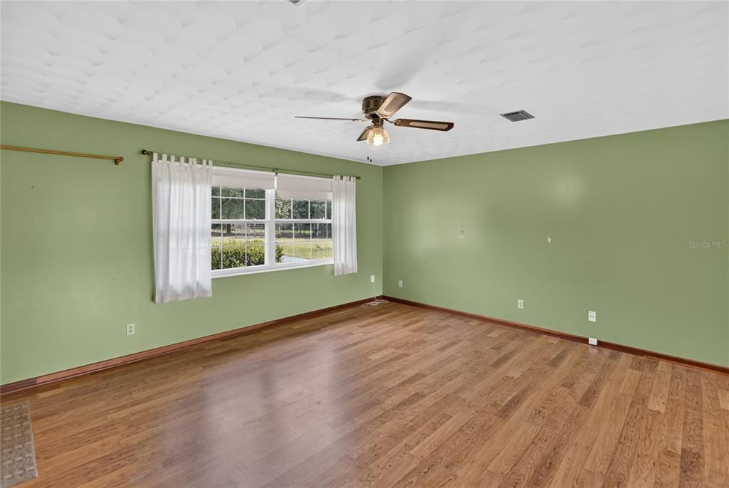For Sale: $495,000 (3 beds, 3 baths, 1596 Square Feet)