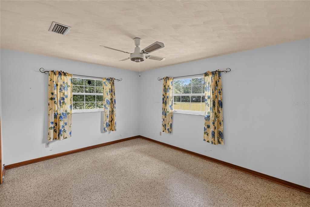 For Sale: $495,000 (3 beds, 3 baths, 1596 Square Feet)