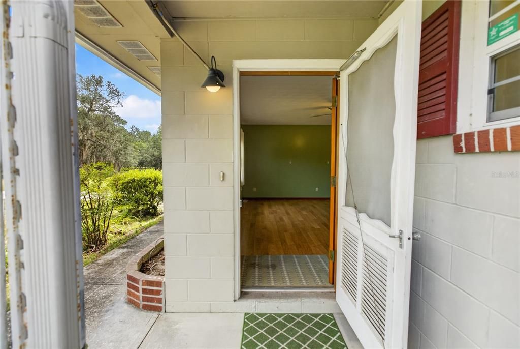 For Sale: $495,000 (3 beds, 3 baths, 1596 Square Feet)