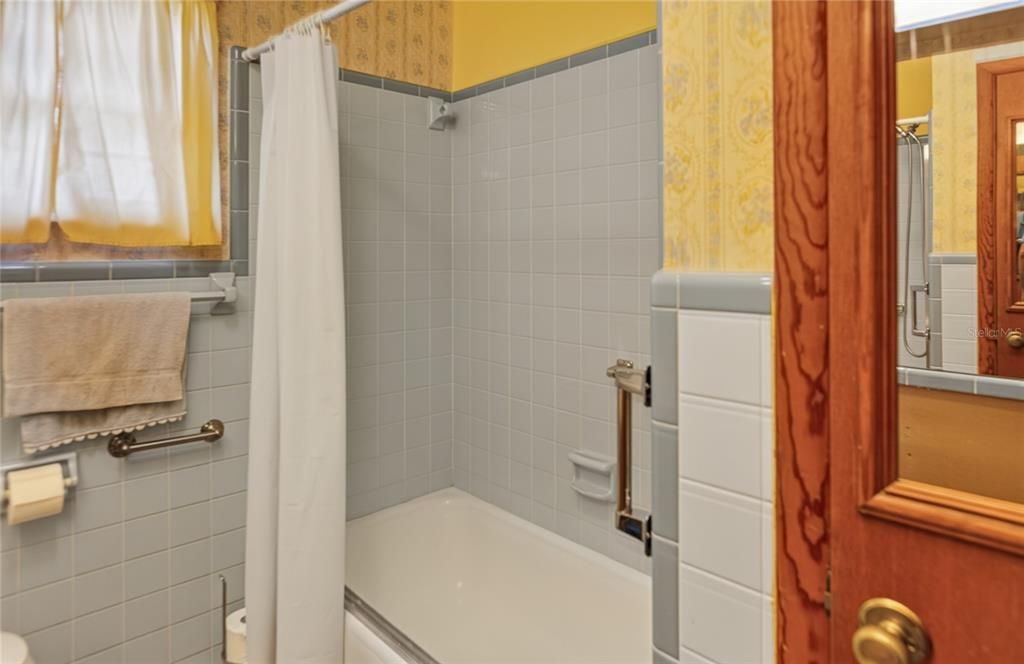 For Sale: $495,000 (3 beds, 3 baths, 1596 Square Feet)