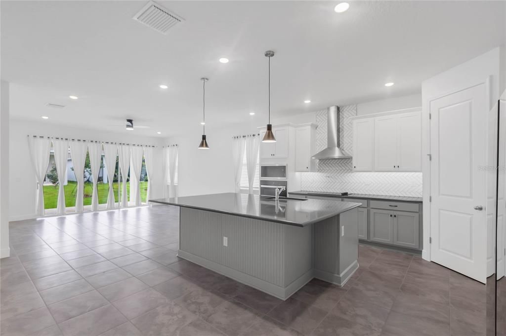 For Rent: $3,500 (4 beds, 4 baths, 2735 Square Feet)