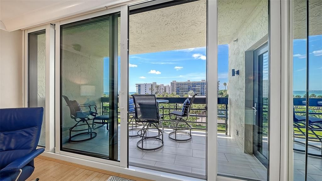 For Sale: $925,000 (2 beds, 2 baths, 1503 Square Feet)