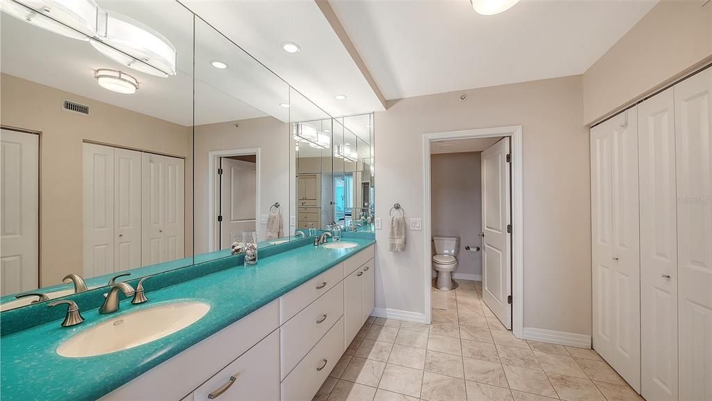For Sale: $925,000 (2 beds, 2 baths, 1503 Square Feet)