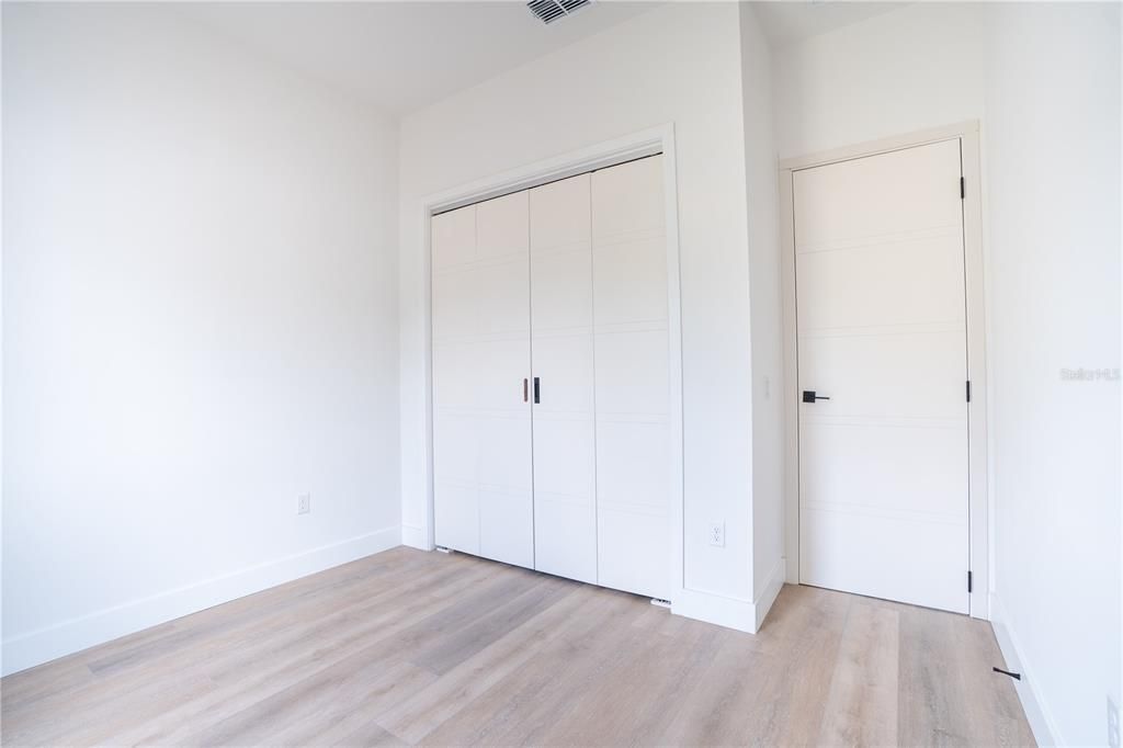 For Sale: $469,000 (4 beds, 3 baths, 1995 Square Feet)