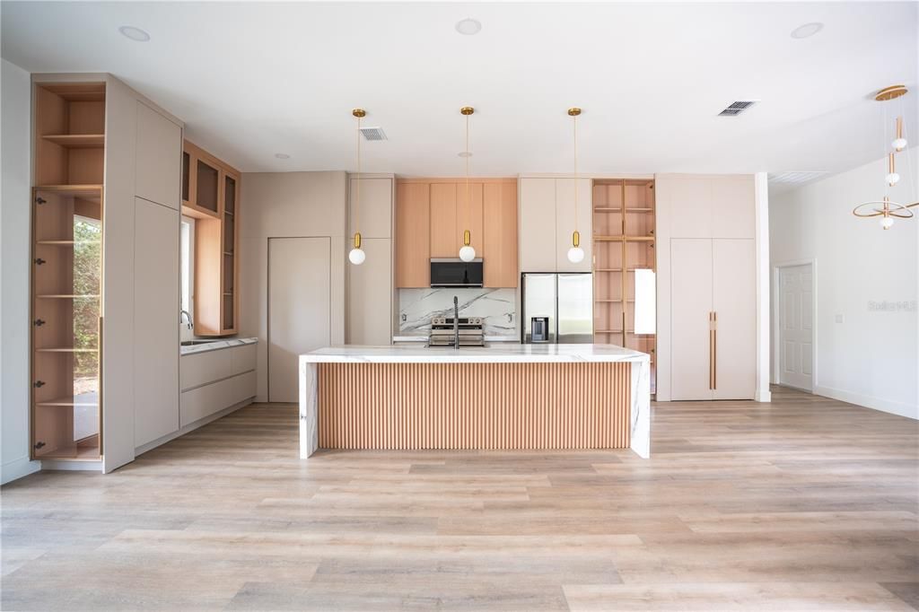 For Sale: $469,000 (4 beds, 3 baths, 1995 Square Feet)