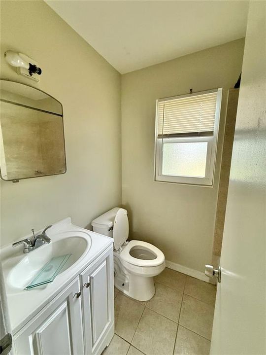 For Rent: $1,850 (2 beds, 1 baths, 792 Square Feet)