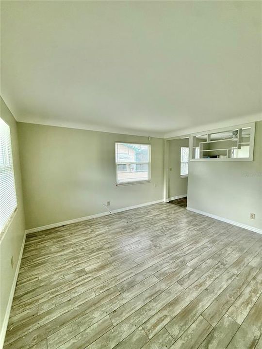 For Rent: $1,850 (2 beds, 1 baths, 792 Square Feet)