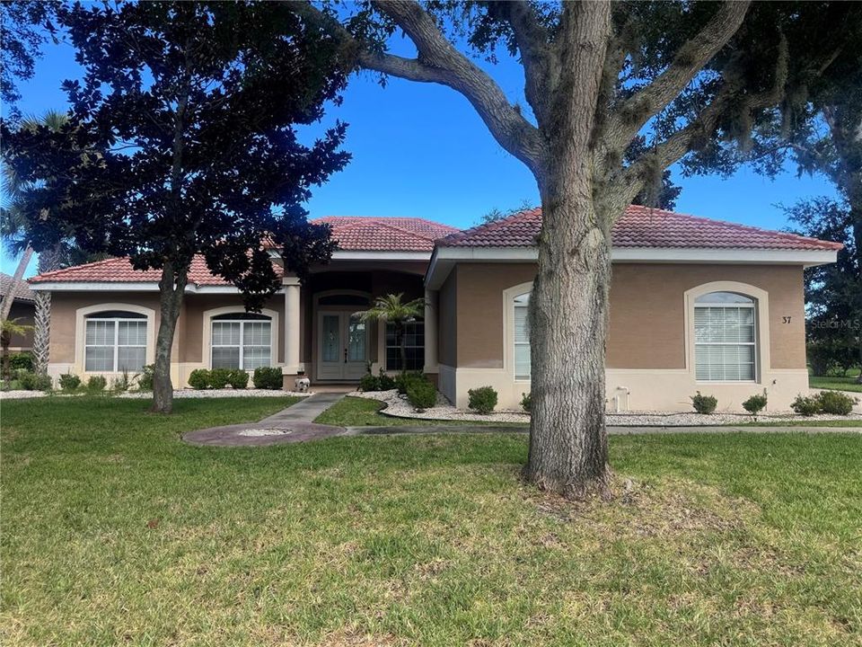 En Venta: $475,000 (3 camas, 3 baños, 2500 Pies cuadrados)