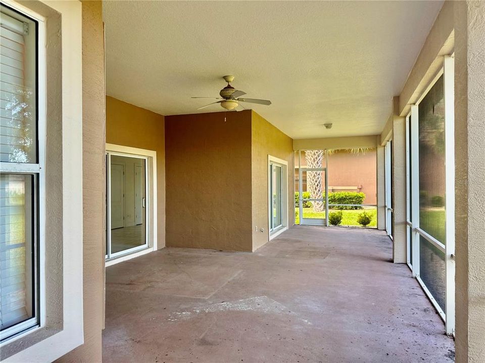 En Venta: $475,000 (3 camas, 3 baños, 2500 Pies cuadrados)