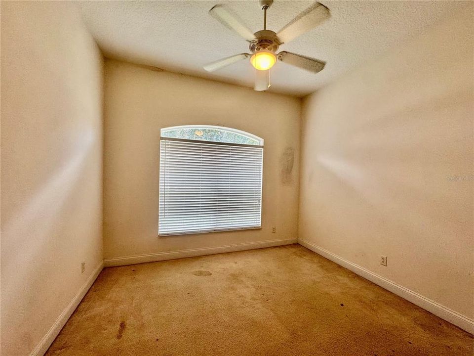 En Venta: $475,000 (3 camas, 3 baños, 2500 Pies cuadrados)
