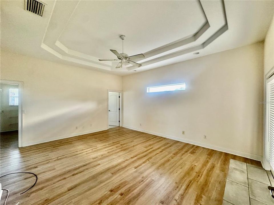 En Venta: $475,000 (3 camas, 3 baños, 2500 Pies cuadrados)