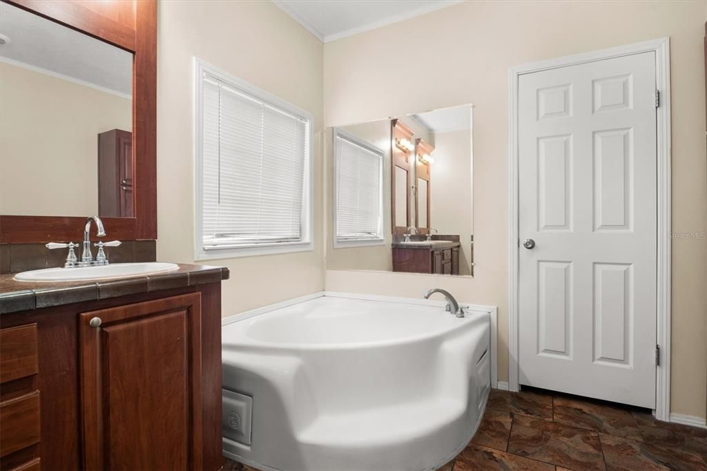 For Sale: $399,000 (3 beds, 2 baths, 2280 Square Feet)