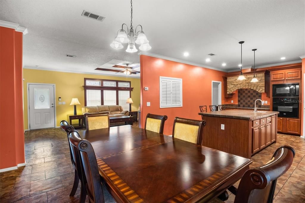 For Sale: $399,000 (3 beds, 2 baths, 2280 Square Feet)