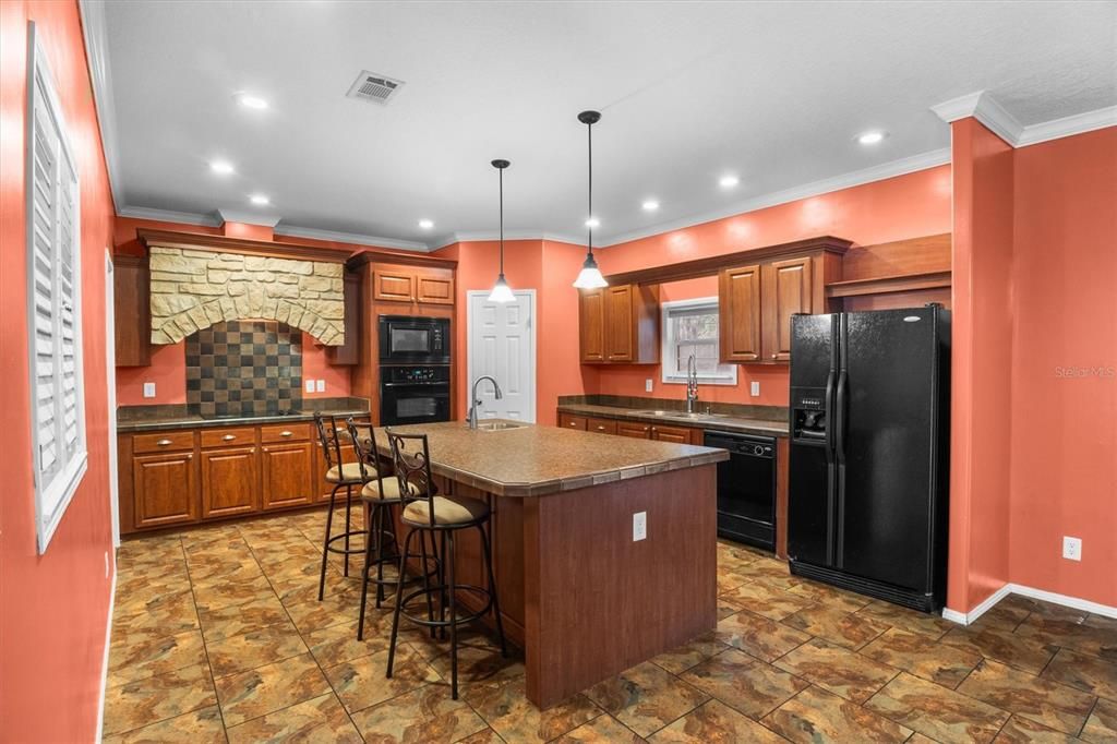 For Sale: $399,000 (3 beds, 2 baths, 2280 Square Feet)