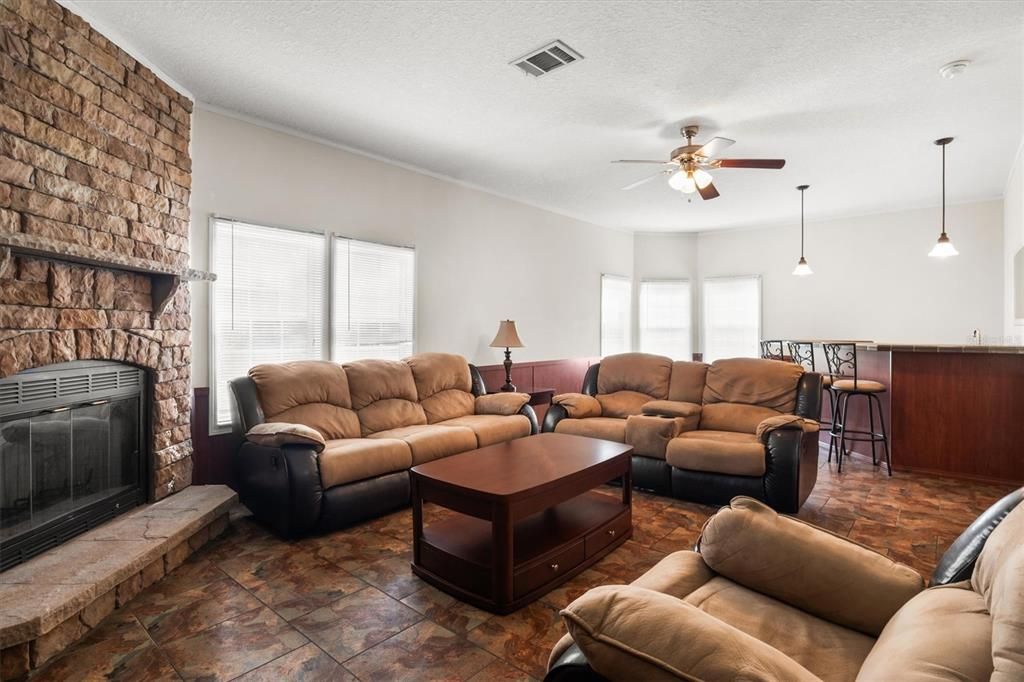 For Sale: $399,000 (3 beds, 2 baths, 2280 Square Feet)
