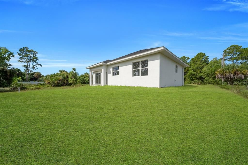 For Sale: $299,900 (3 beds, 2 baths, 1553 Square Feet)