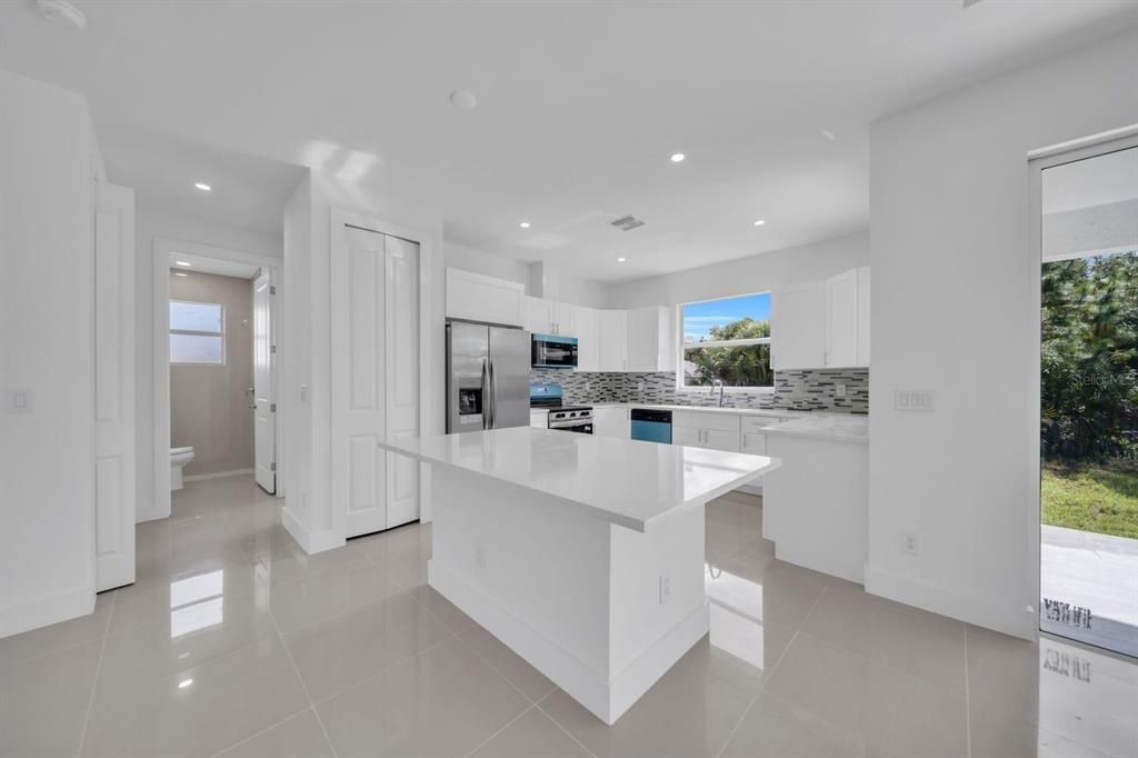 For Sale: $299,900 (3 beds, 2 baths, 1553 Square Feet)