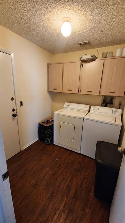 En Renta: $2,750 (3 camas, 2 baños, 1718 Pies cuadrados)