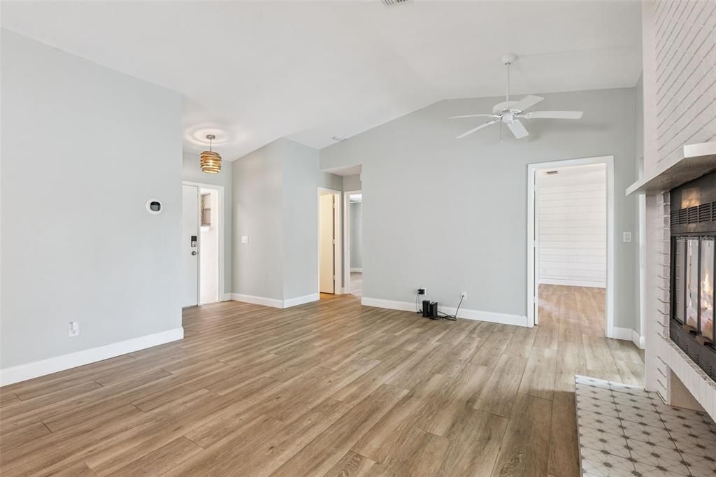 En Venta: $465,900 (2 camas, 2 baños, 1037 Pies cuadrados)