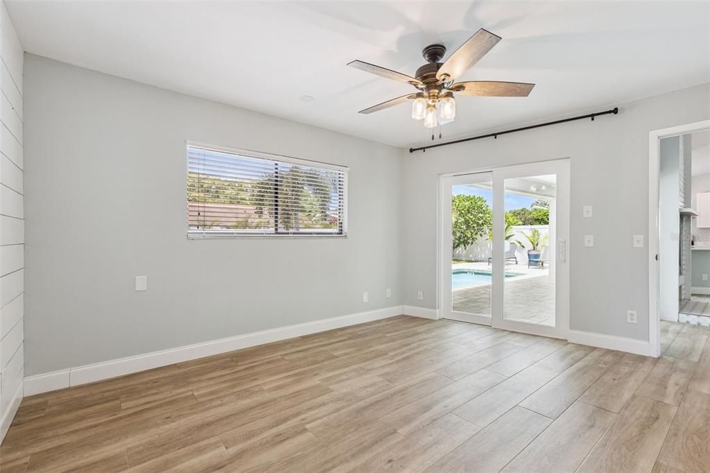 En Venta: $465,900 (2 camas, 2 baños, 1037 Pies cuadrados)