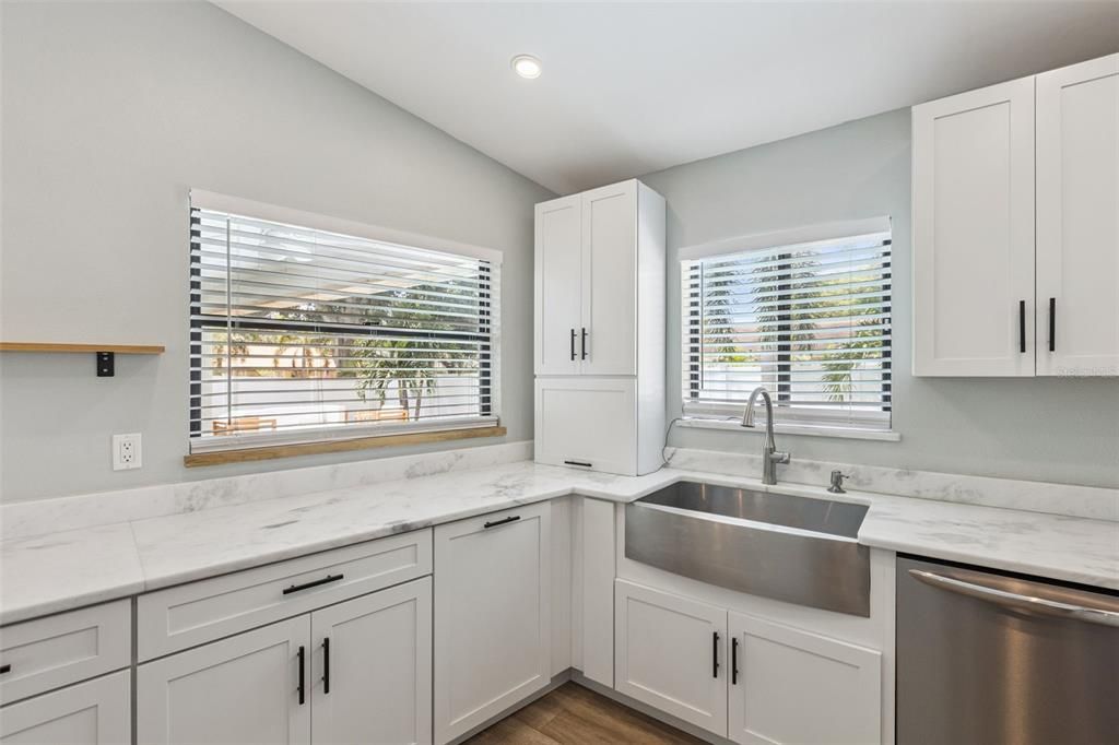 En Venta: $465,900 (2 camas, 2 baños, 1037 Pies cuadrados)