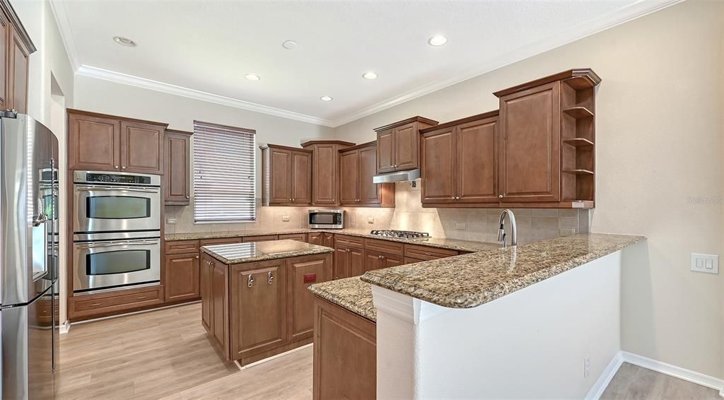 For Sale: $889,000 (3 beds, 3 baths, 3175 Square Feet)