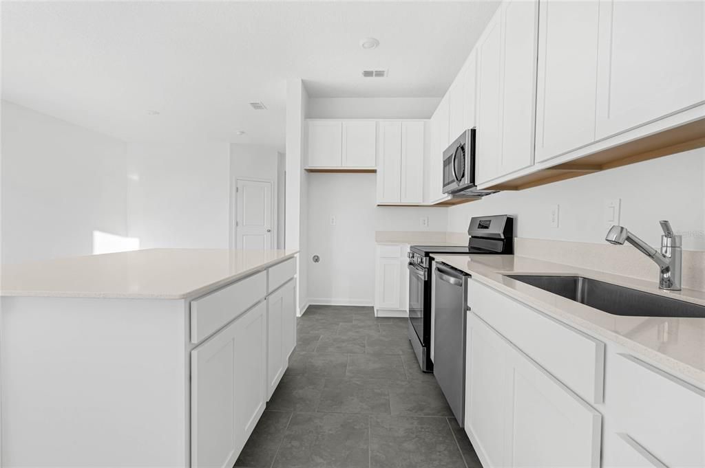 For Sale: $299,000 (3 beds, 2 baths, 1700 Square Feet)