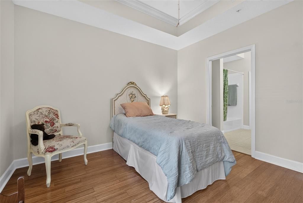 For Sale: $550,000 (3 beds, 2 baths, 2136 Square Feet)
