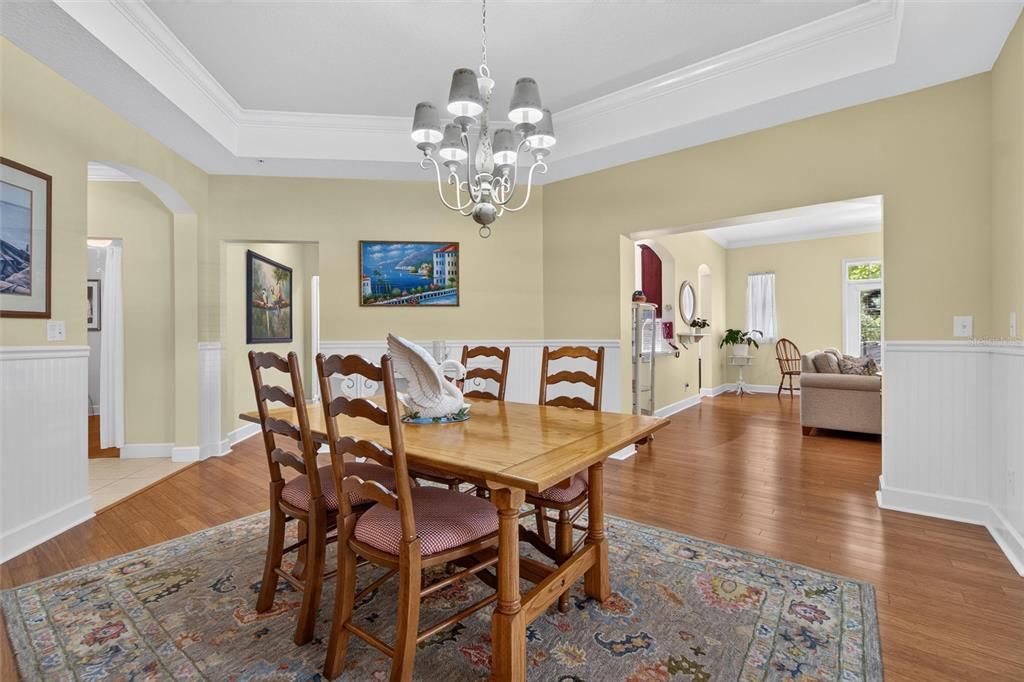 For Sale: $550,000 (3 beds, 2 baths, 2136 Square Feet)