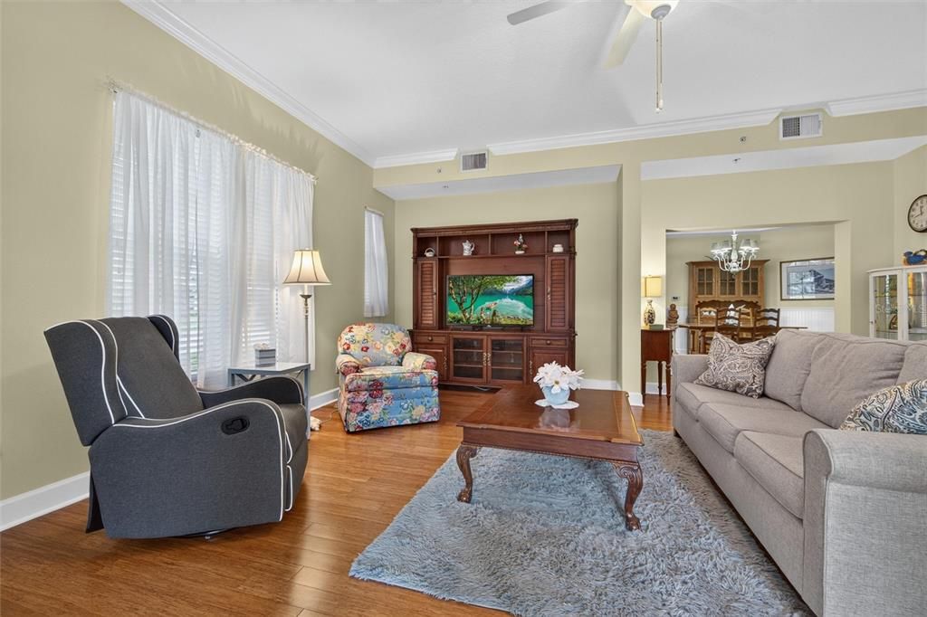 For Sale: $550,000 (3 beds, 2 baths, 2136 Square Feet)
