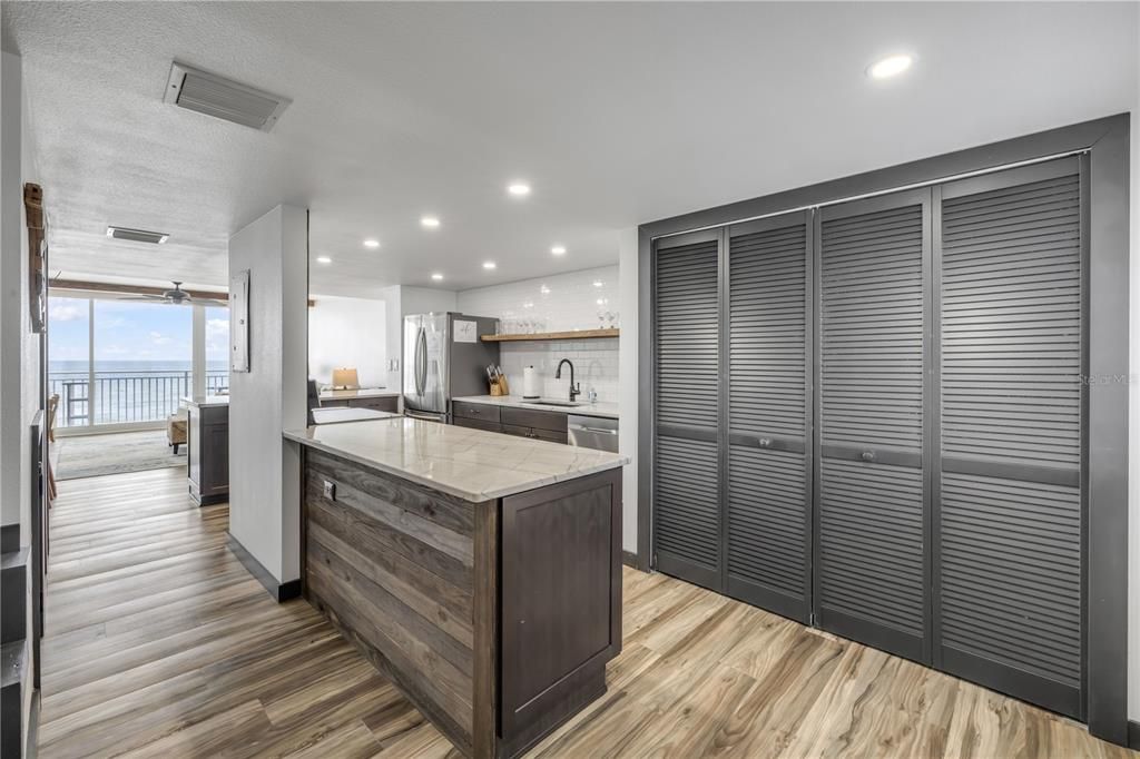 En Venta: $749,000 (2 camas, 2 baños, 1192 Pies cuadrados)