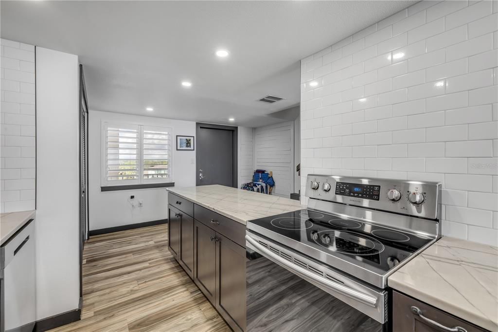 En Venta: $749,000 (2 camas, 2 baños, 1192 Pies cuadrados)