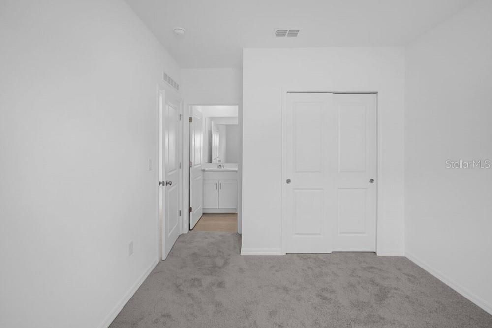 For Sale: $385,594 (5 beds, 3 baths, 2516 Square Feet)
