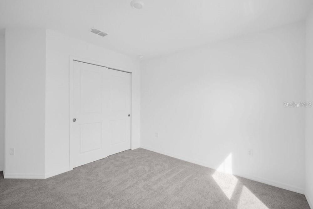 For Sale: $385,594 (5 beds, 3 baths, 2516 Square Feet)