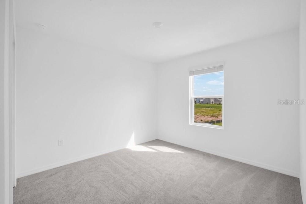 For Sale: $385,594 (5 beds, 3 baths, 2516 Square Feet)