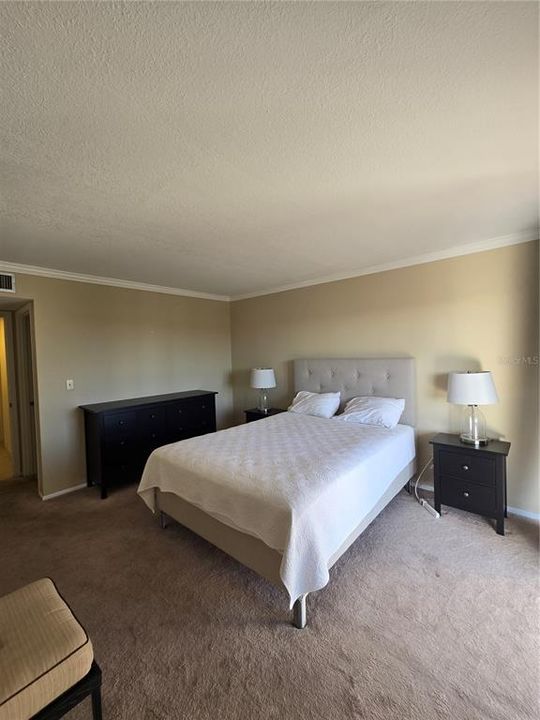 В аренду: $2,995 (2 спален, 2 ванн, 1036 Квадратных фут)