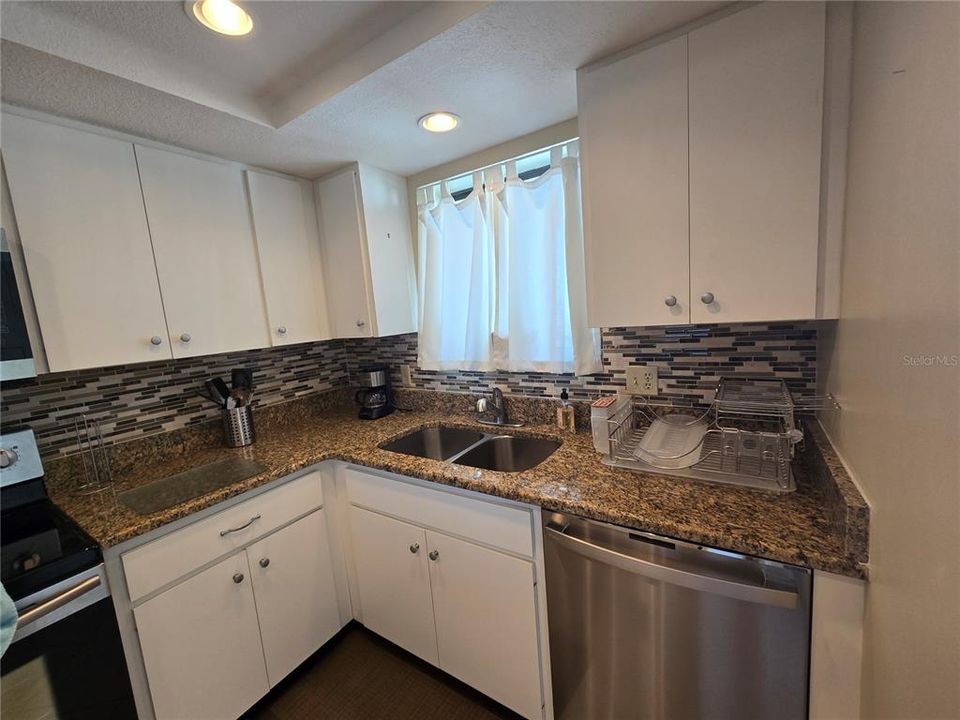 В аренду: $2,995 (2 спален, 2 ванн, 1036 Квадратных фут)