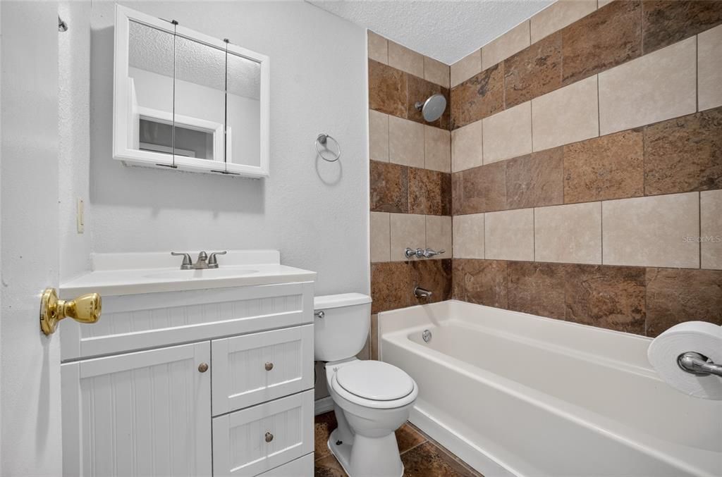 На продажу: $319,900 (4 спален, 2 ванн, 1508 Квадратных фут)