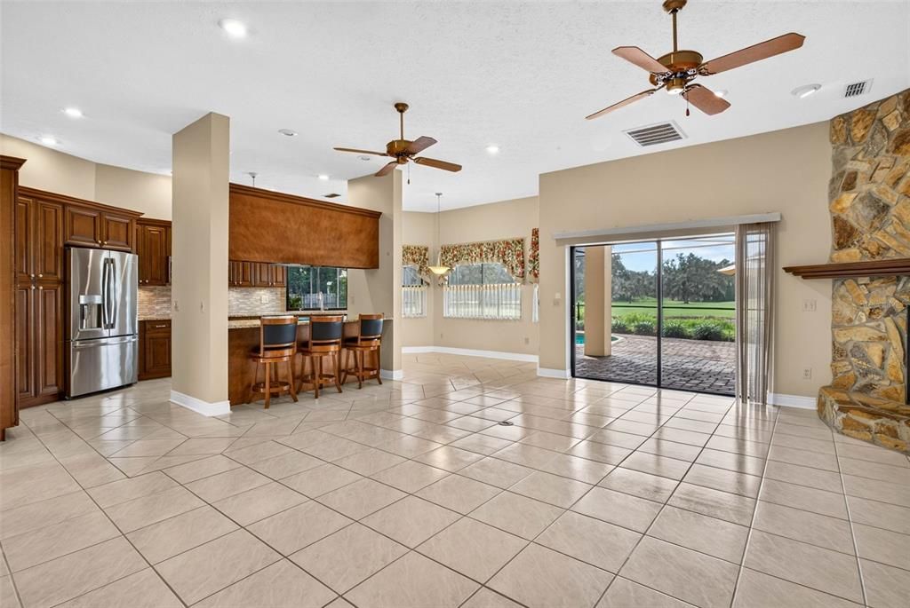 En Venta: $735,000 (5 camas, 4 baños, 3460 Pies cuadrados)