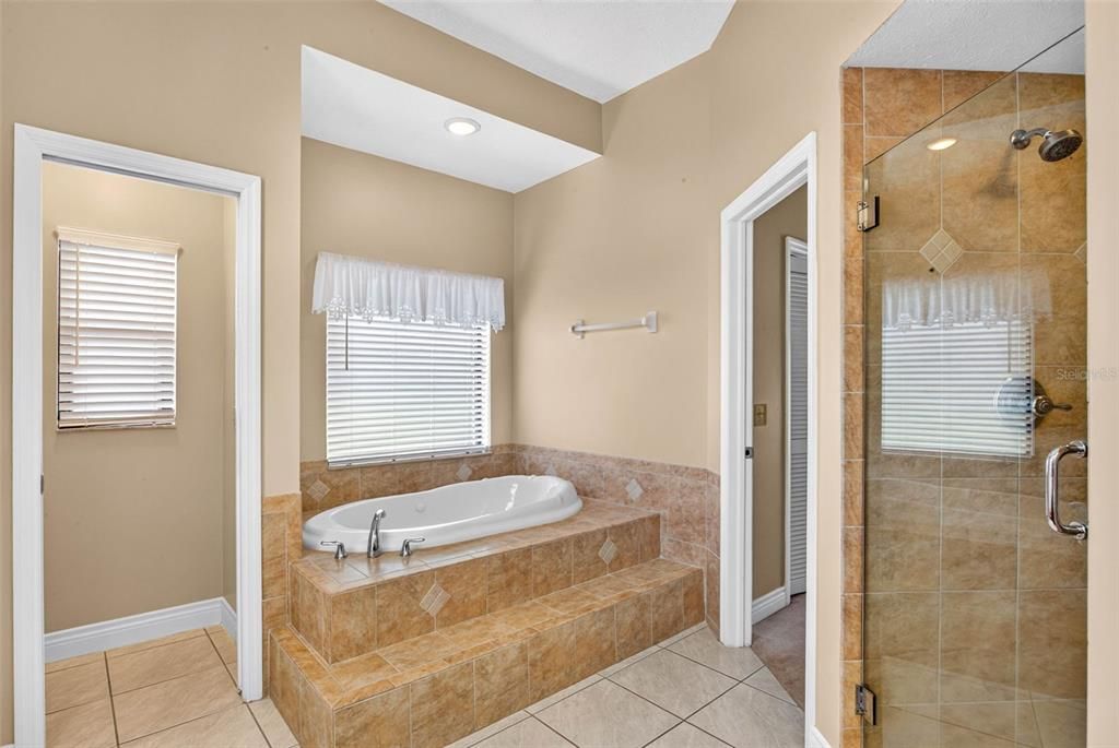 En Venta: $735,000 (5 camas, 4 baños, 3460 Pies cuadrados)